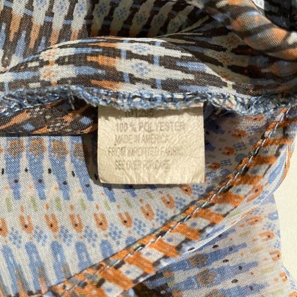 Adjustable sheer patterned top - Picture 7 of 7